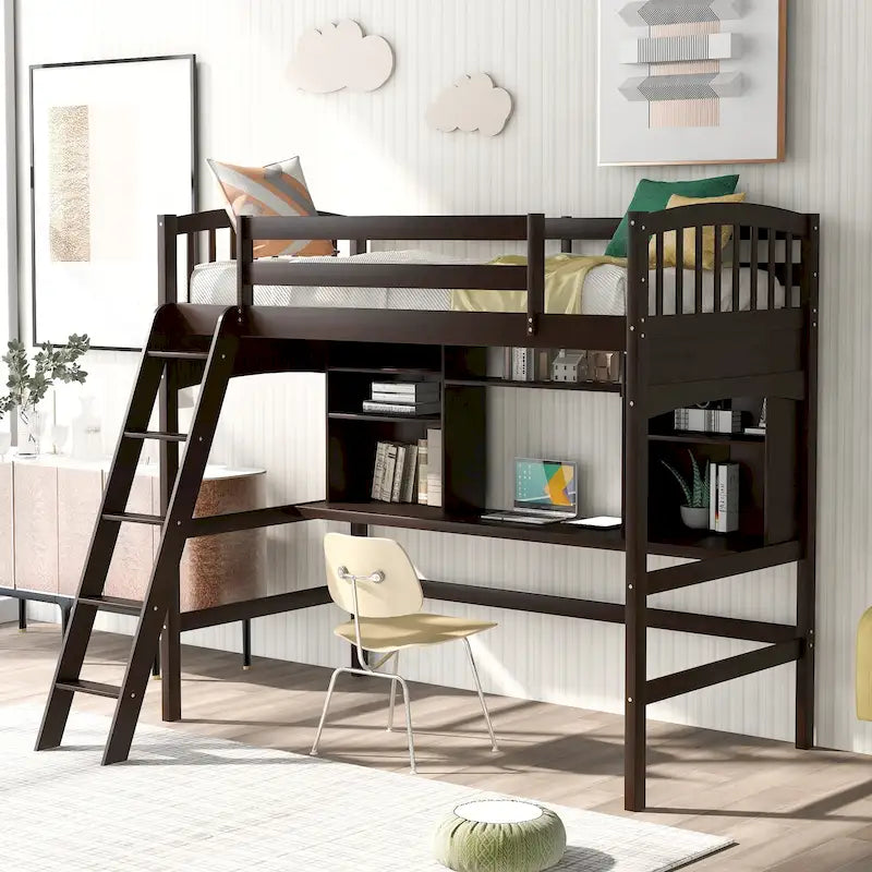 Cama alta con estantes de almacenamiento, escritorio y escalera